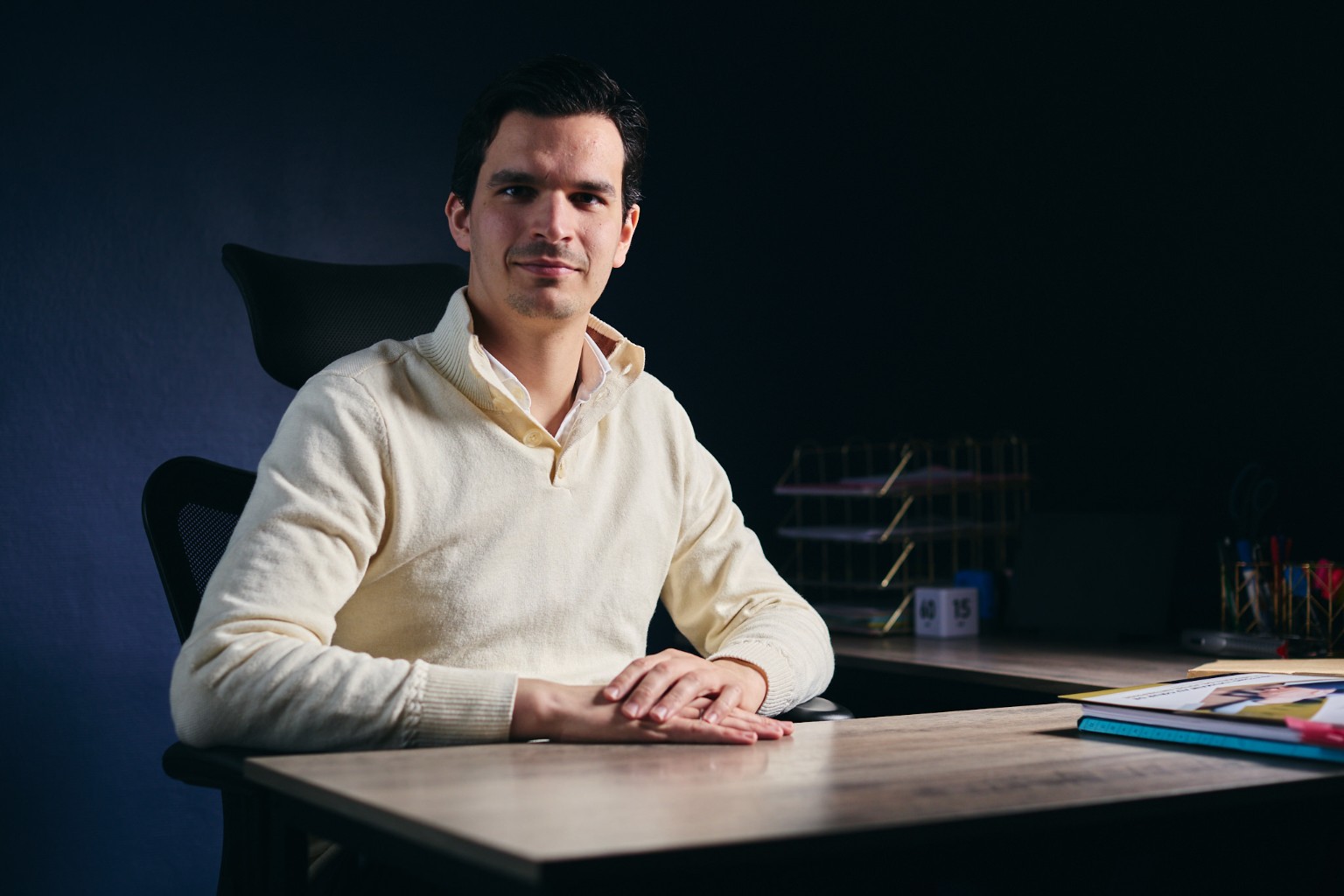 Davy Loones, fondateur d'Agora CSE, à son bureau